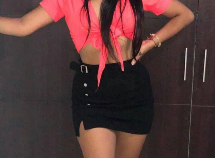 Pack Venezolana cachonda con tremendo culo fotos+ Videos