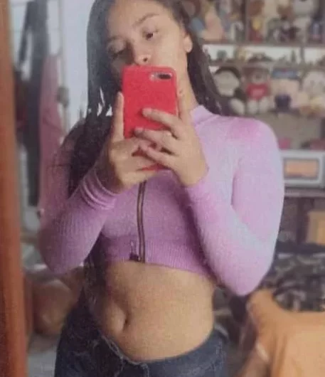 Jovencita Blanquita con panocha mojadita se Masturba